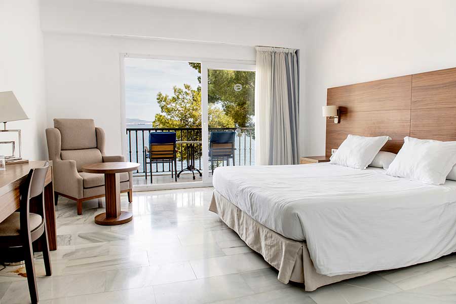 Doppelzimmer meerblick hotel illetas by roc hotels Doppelzimmer meerblick hotel roc illetas