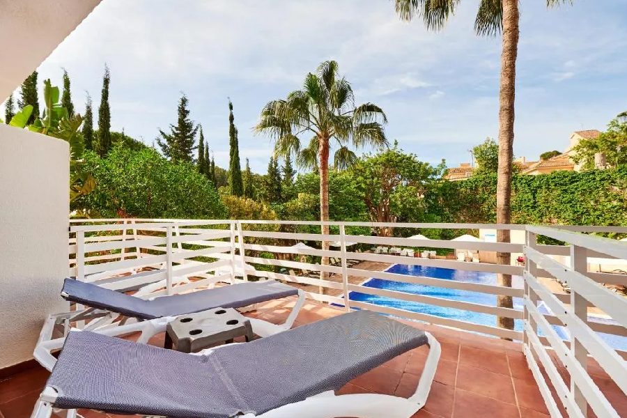 Doppelzimmer mit Terrassenblick Hotel Roc Oberoy Terrasse