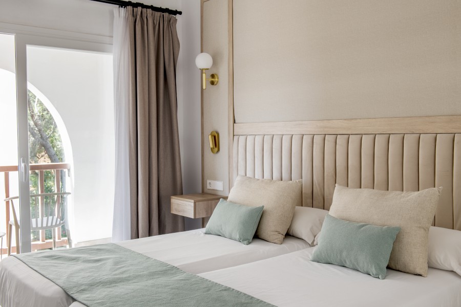 one bedroom flat illetas by roc hotels one bedroom flat roc illetas