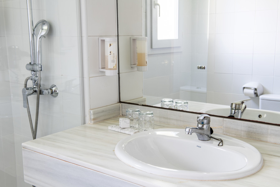 habitacion individual hotel illetas by roc hotels habitacion individual hotel roc illetas