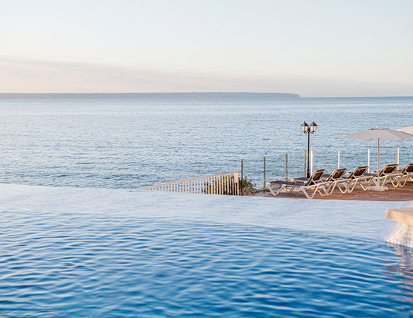 servicio piscina exterior hotel roc illetas by roc hotels servicio piscina exterior hotel roc illetas