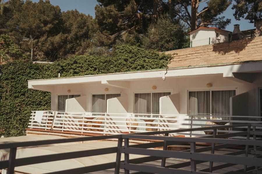 salle de bain chambre double vue piscine hôtel roc oberoy