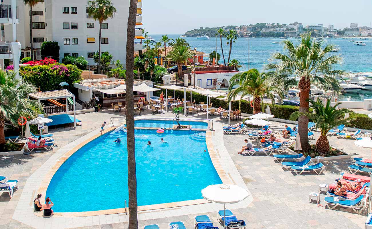 roc hotels apartamentos portonova piscina roc hotels apartamentos portonova piscina