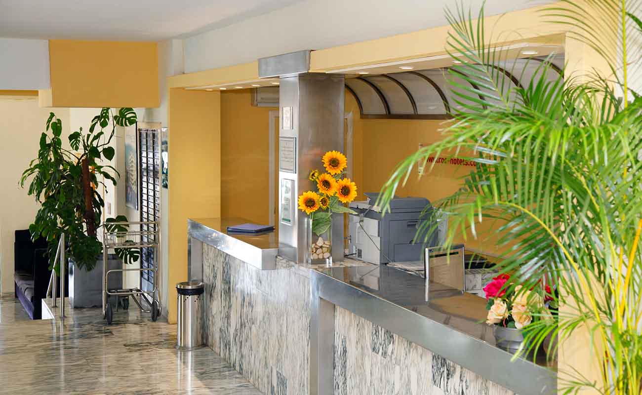 roc hotels apartamentos portonova recepcion roc hotels apartamentos portonova recepcion