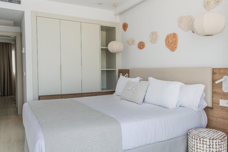 apartamentos roc portonova by roc hotels apartamentos roc portonova