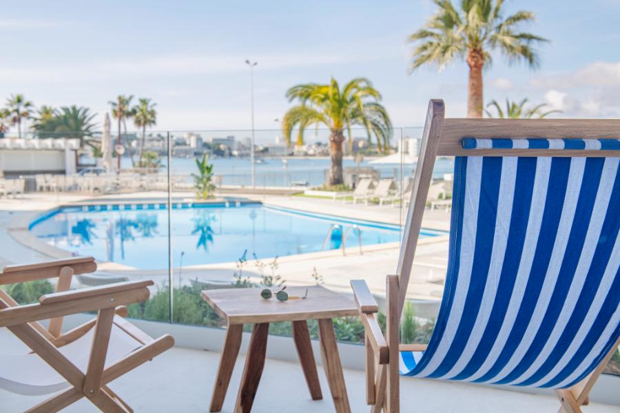 apartamentos roc portonova by roc hotels apartamentos roc portonova