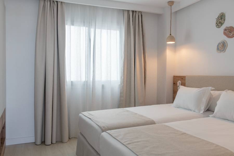 apartamentos roc portonova by roc hotels habitacion apartamentos roc portonova
