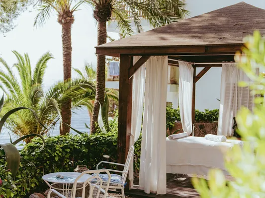 Balinese bed at ROC Illetas & Spa