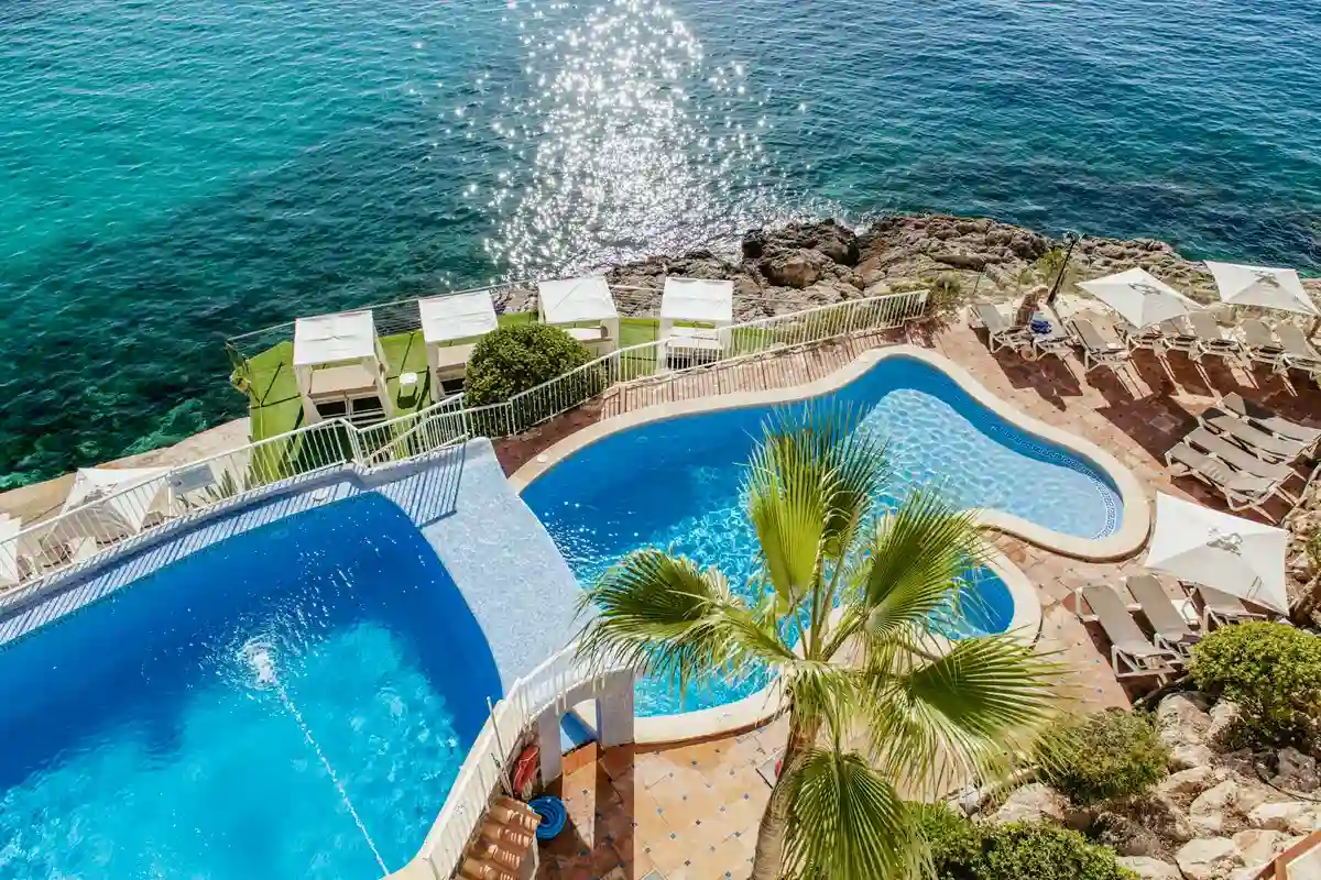 piscinas hotel roc illetas y spa