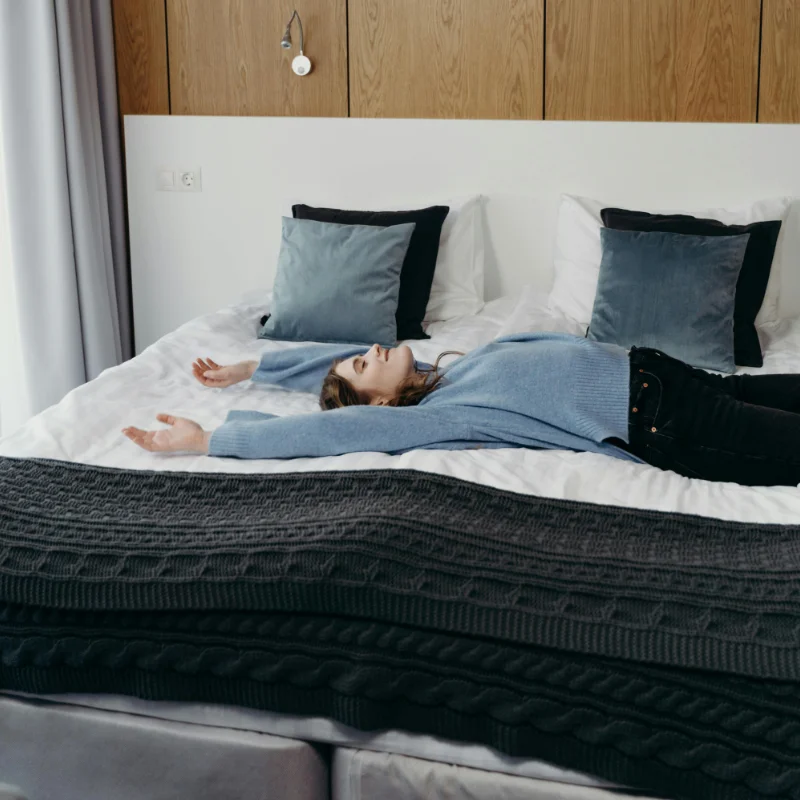 Promotional Image – Last Minute Offer