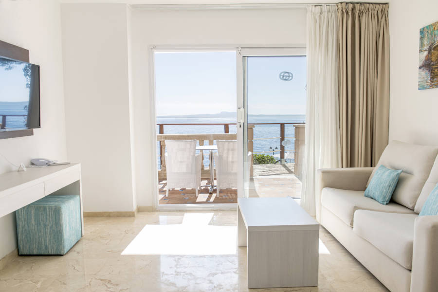 Suite terrace 1 bedroom hotel illetas by roc hotels Suite terrace 1 bedroom hotel roc illetas