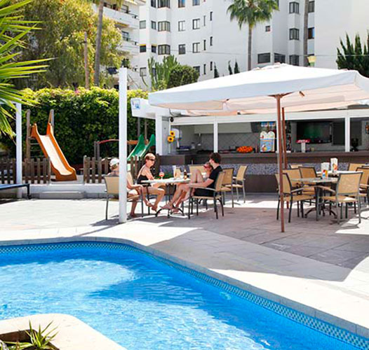 Pool Bar apartamentos roc potonova by roc hotels Pool Bar apartamentos roc portonova